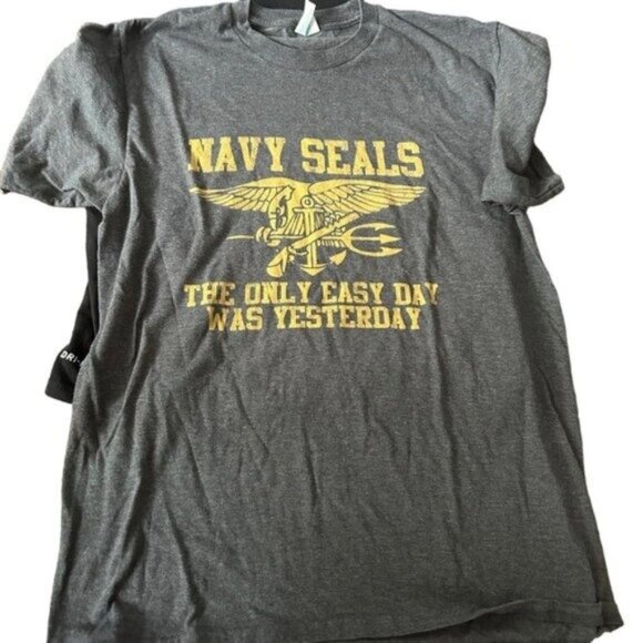 Nike KU Thunder men’s mixed bundle tshirts graphic shirt medium sports Bball - Picture 13 of 13